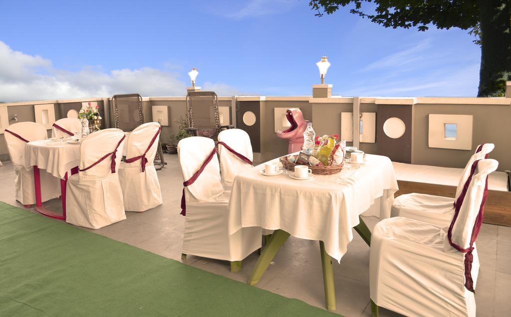 Ghosh Villa Guest House Калькутта Экстерьер фото