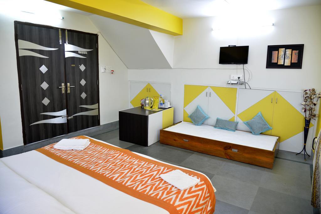 Ghosh Villa Guest House Калькутта Экстерьер фото